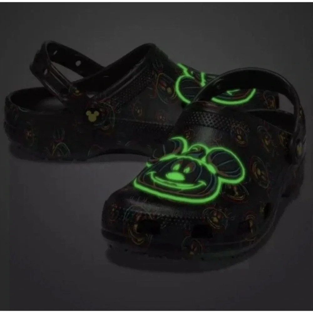 Crocs Disney Parks 2023 Glow-In-Dark Halloween Mickey Mouse Pumpkin Clogs M4/W6